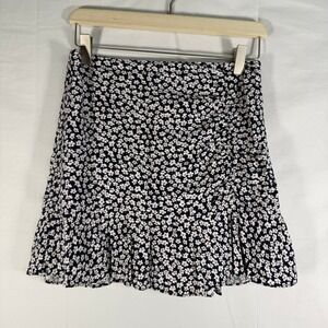 Abercrombie & Fitch Size S Blue‎ w/White Daisies Mini Skirt Ruffle Hem Ruched